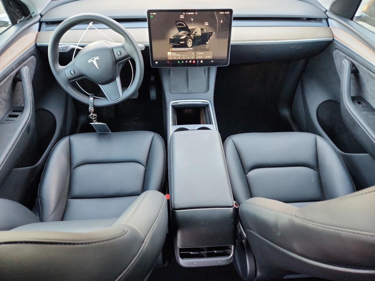 2024 TESLA MODEL Y