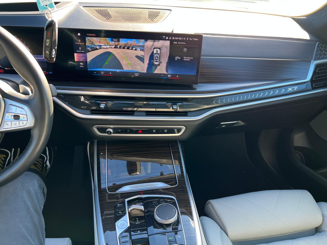 2023 BMW X7