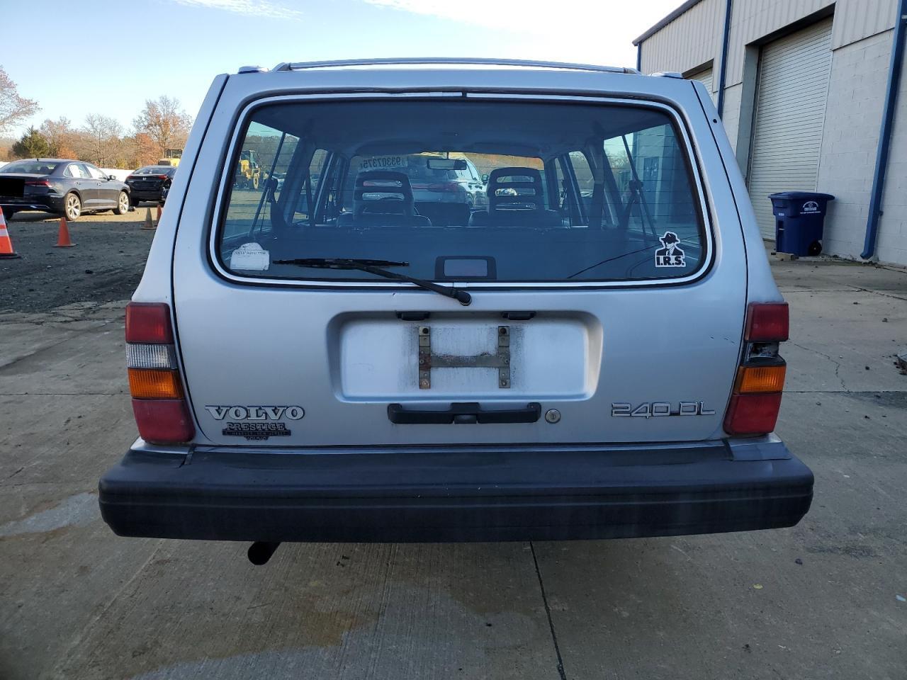 1987 VOLVO 245