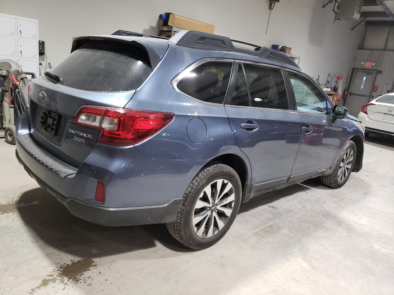 2015 SUBARU Outback
