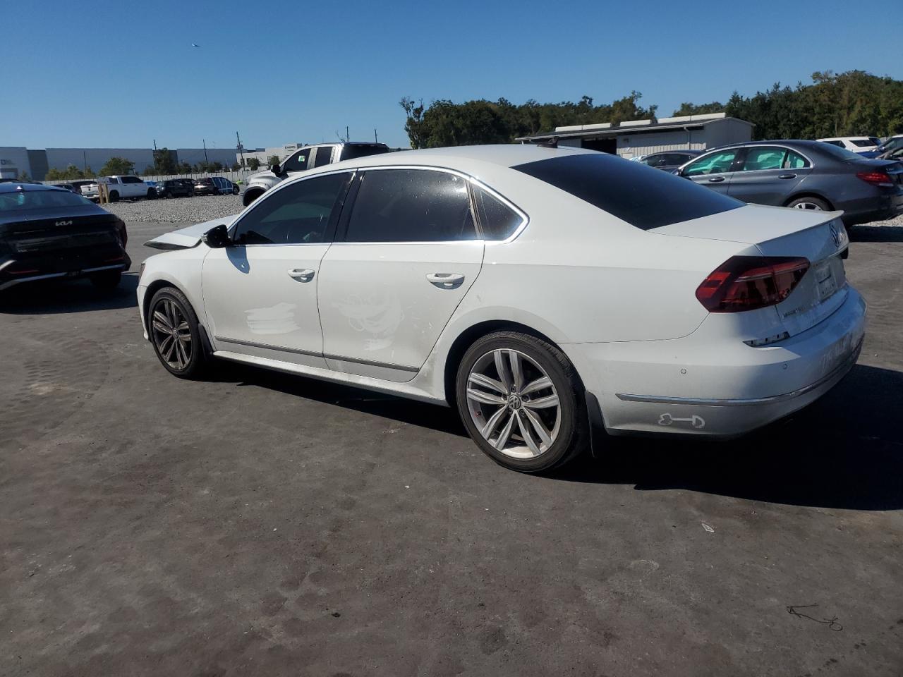 2018 VOLKSWAGEN Passat