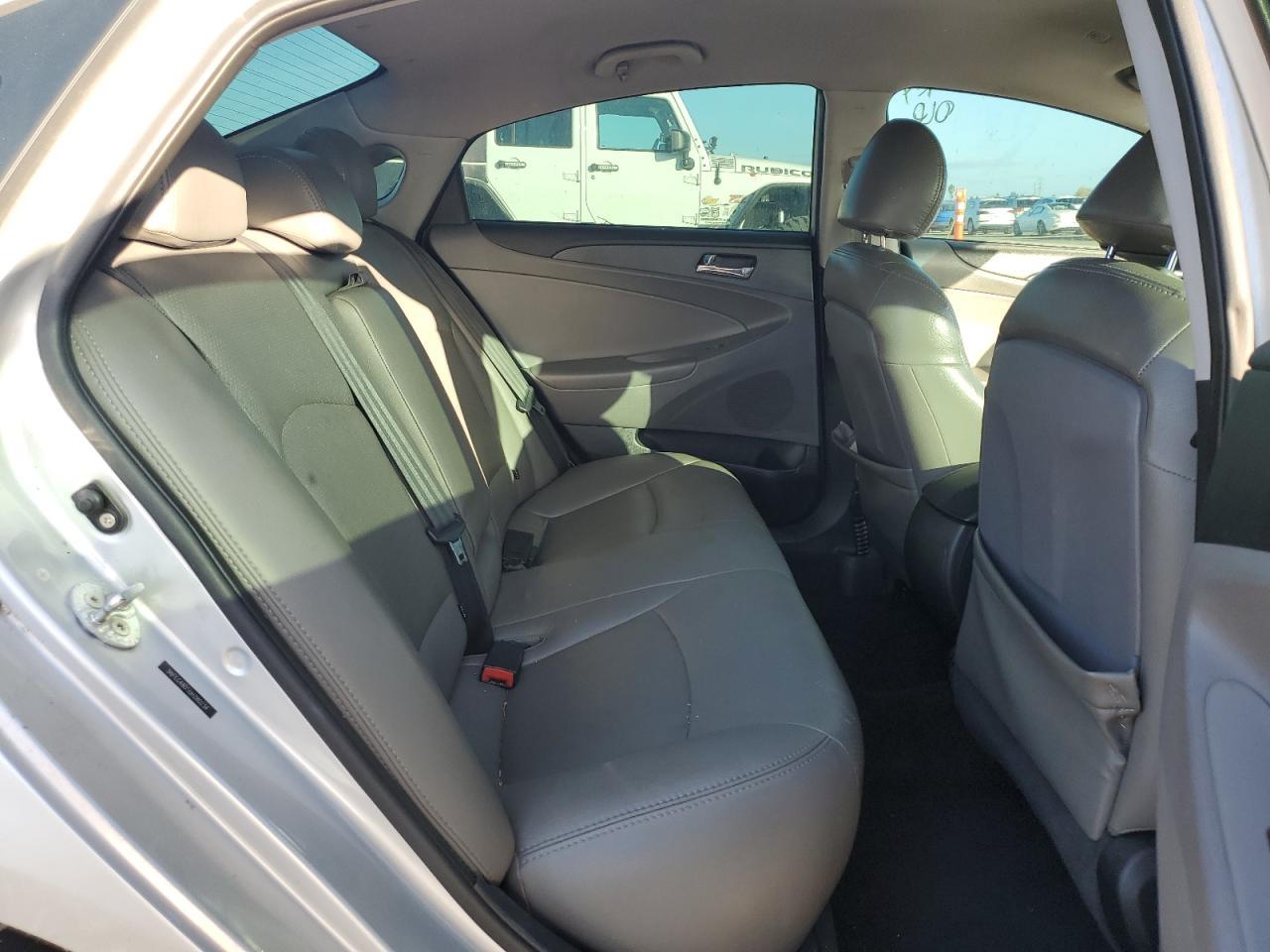 2011 HYUNDAI SONATA