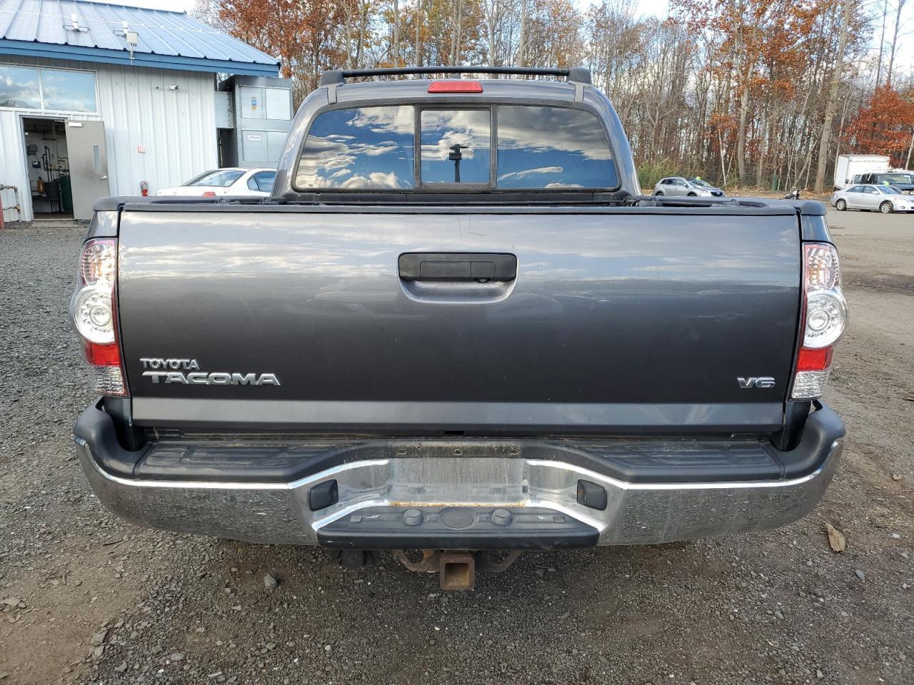 2011 TOYOTA TACOMA