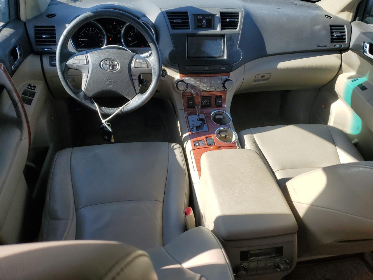 2010 TOYOTA HIGHLANDER