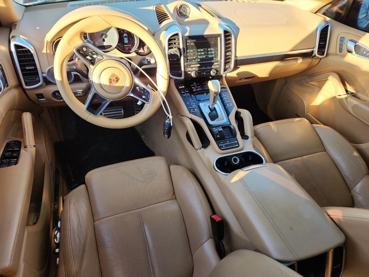 2016 PORSCHE CAYENNE