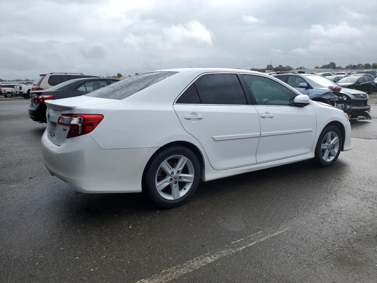 2013 TOYOTA CAMRY