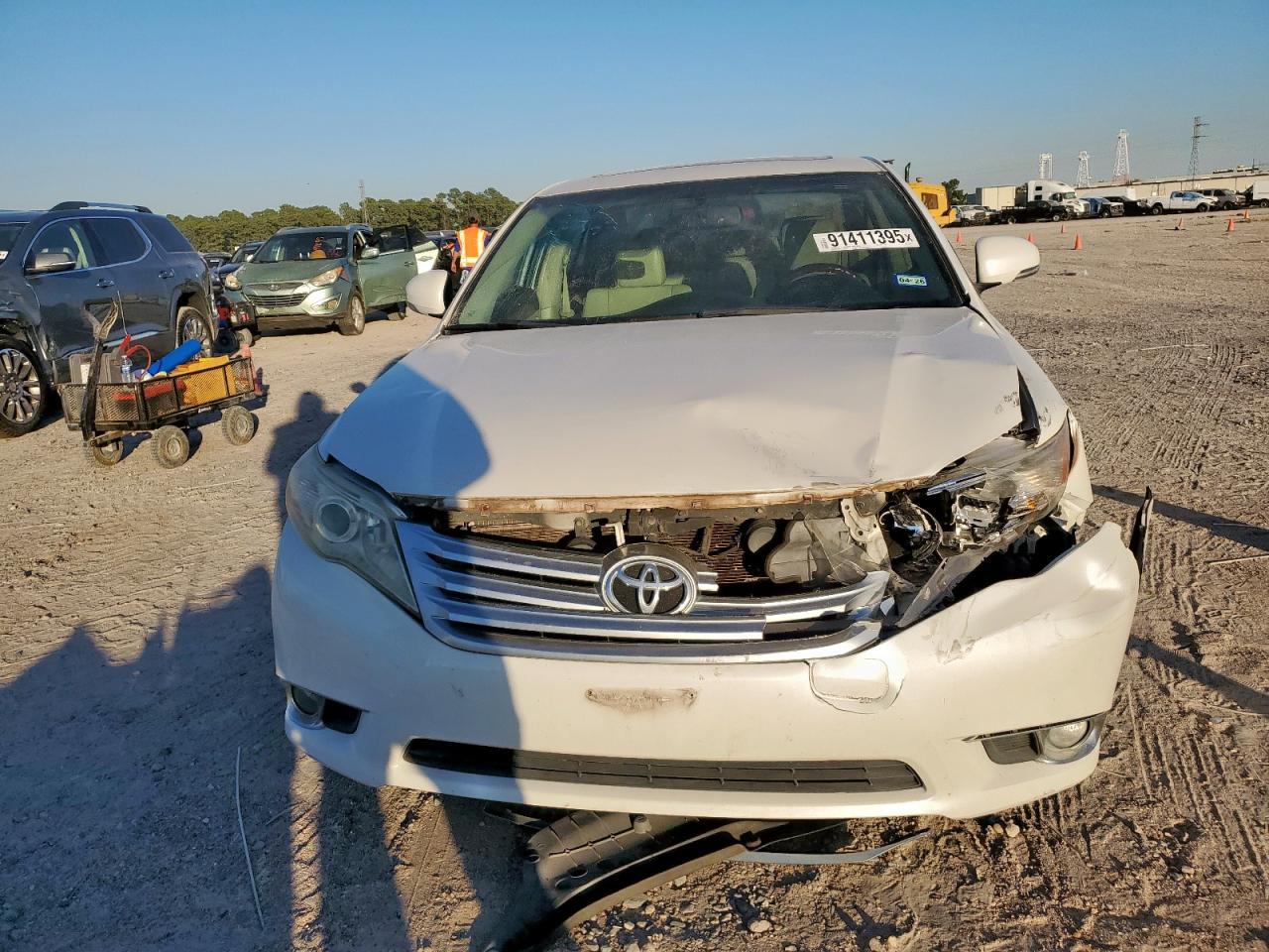 2012 TOYOTA Avalon