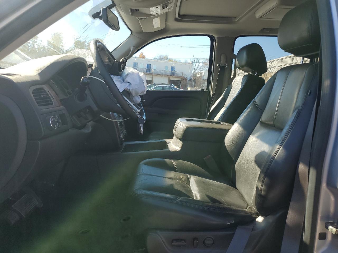 2014 CHEVROLET Suburban