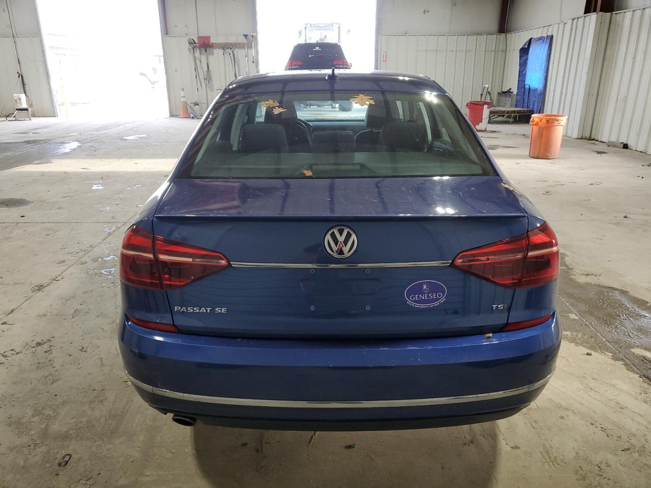 2017 VOLKSWAGEN Passat