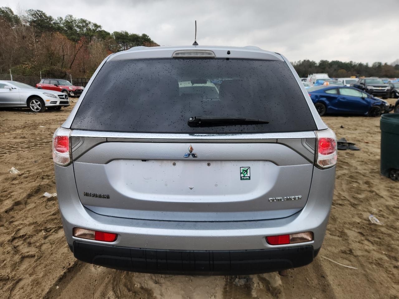 2014 MITSUBISHI outlander