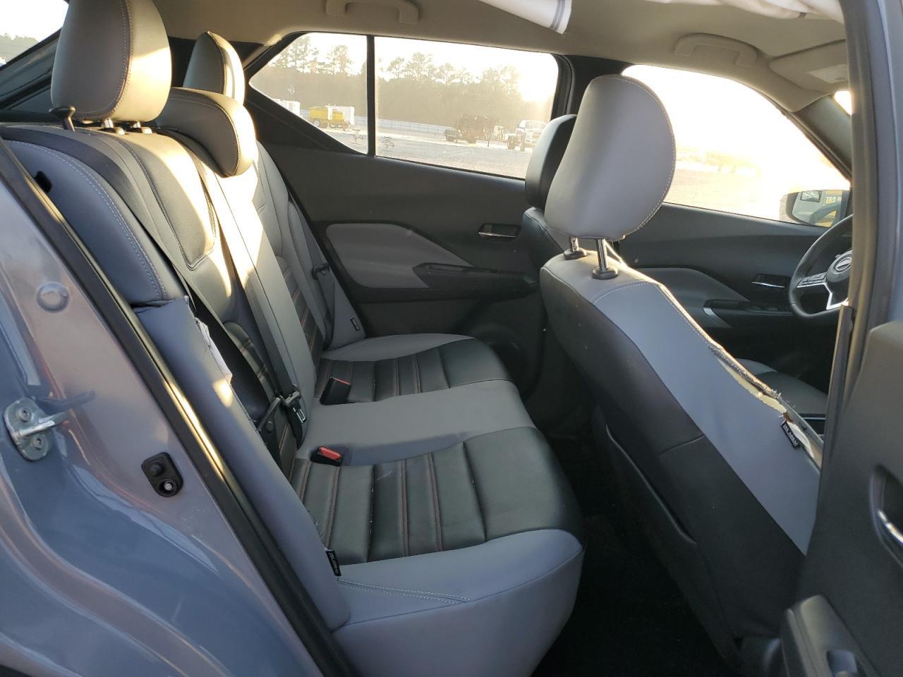 2023 NISSAN KICKS