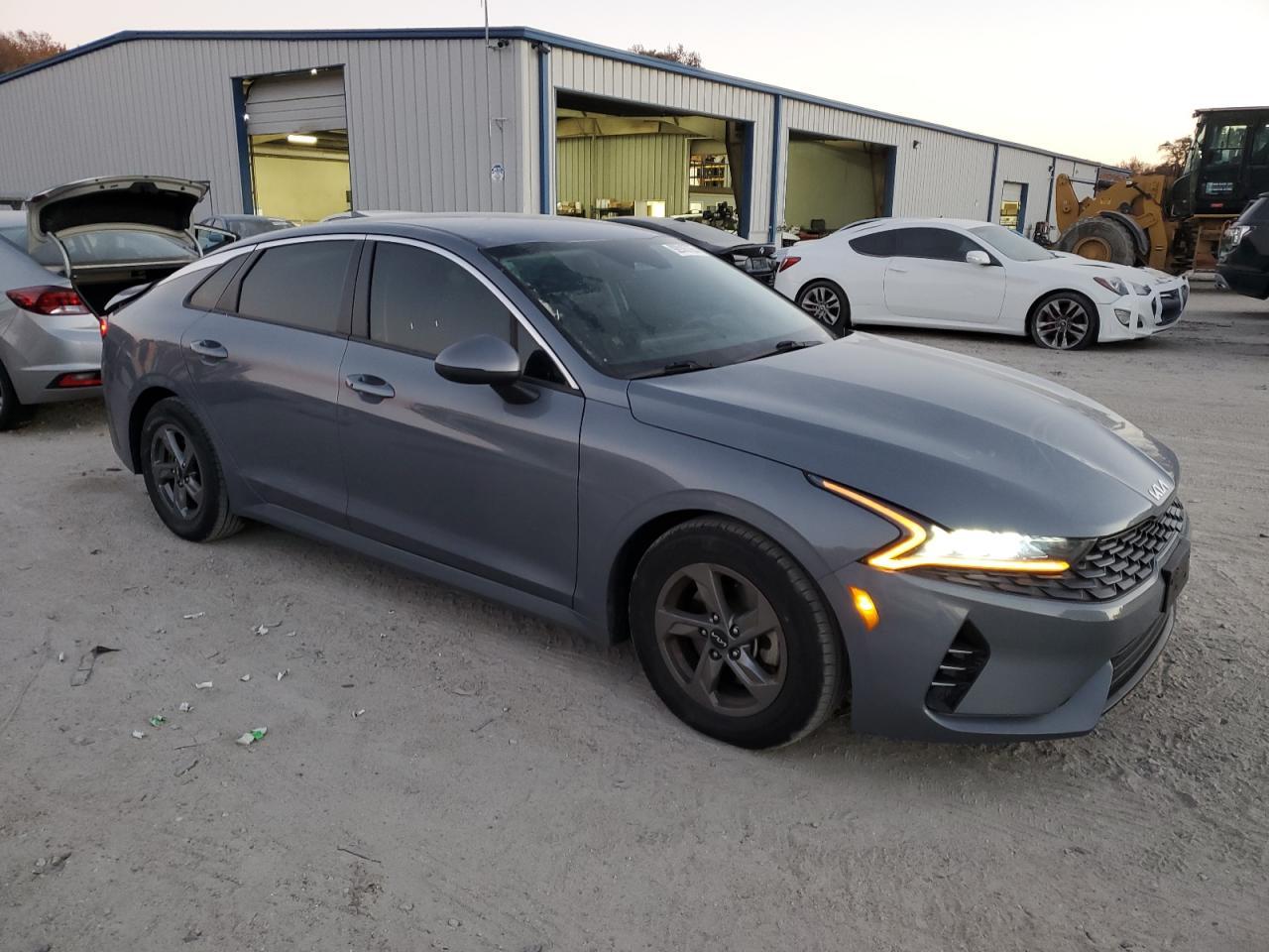 2022 KIA K5