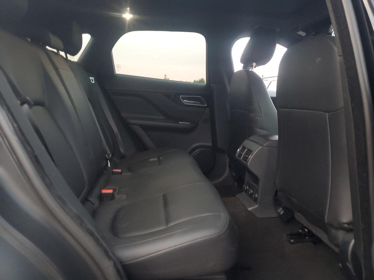 2019 JAGUAR F-Pace