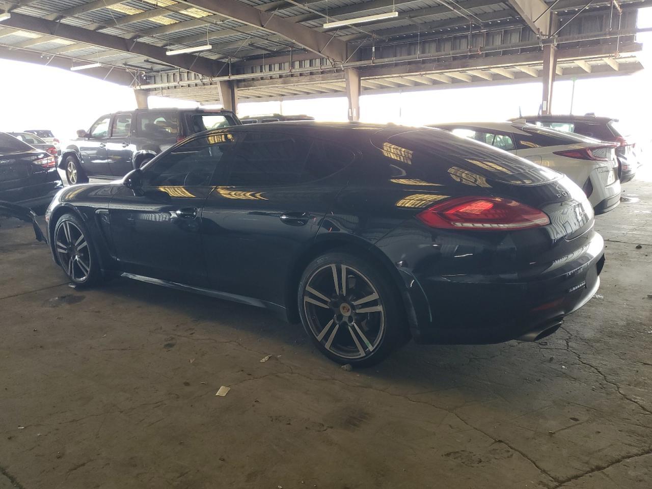 2016 PORSCHE Panamera