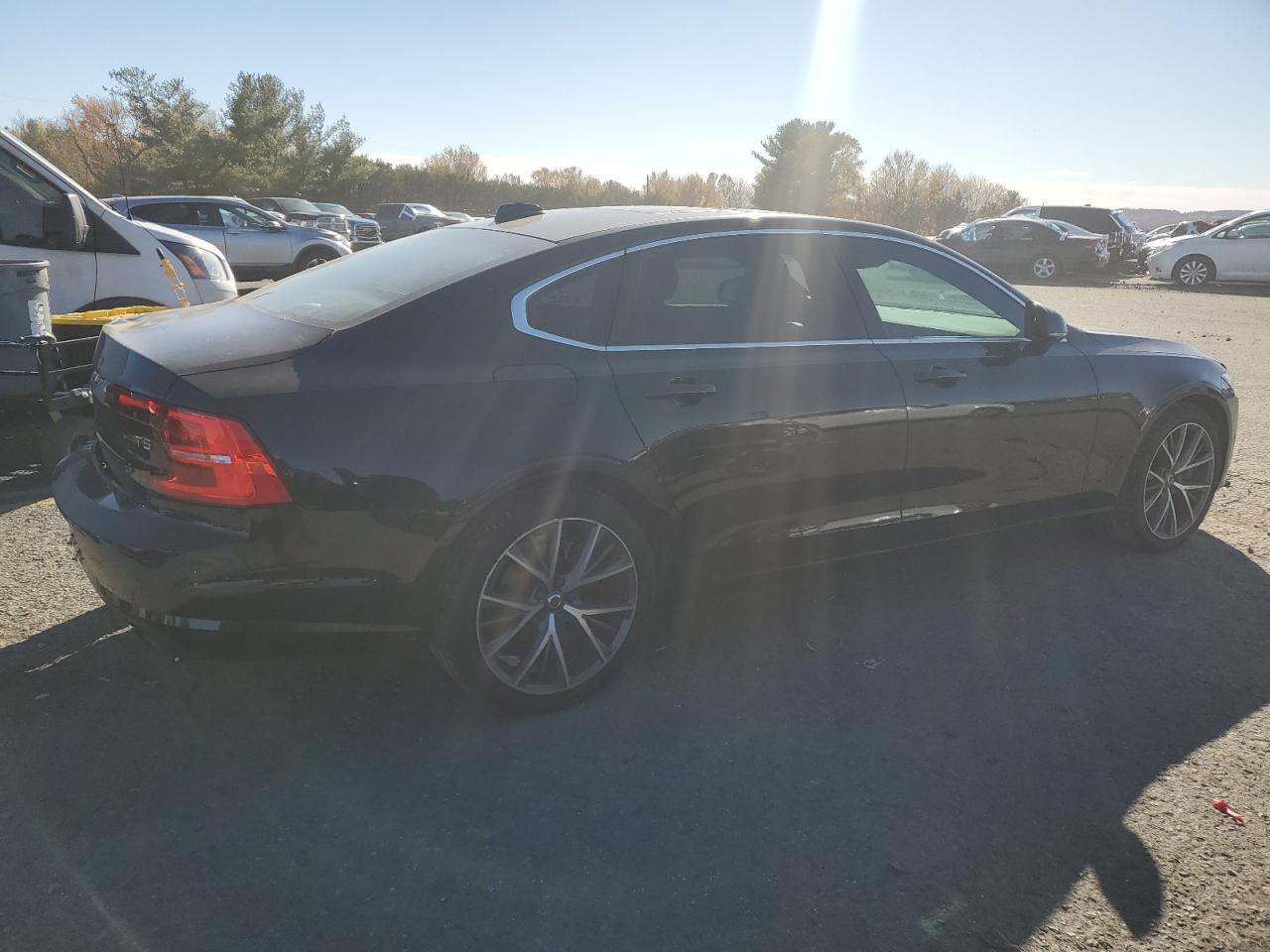 2018 VOLVO S90