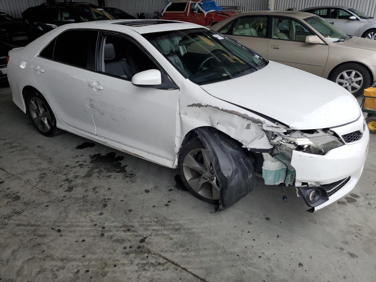 2014 TOYOTA CAMRY