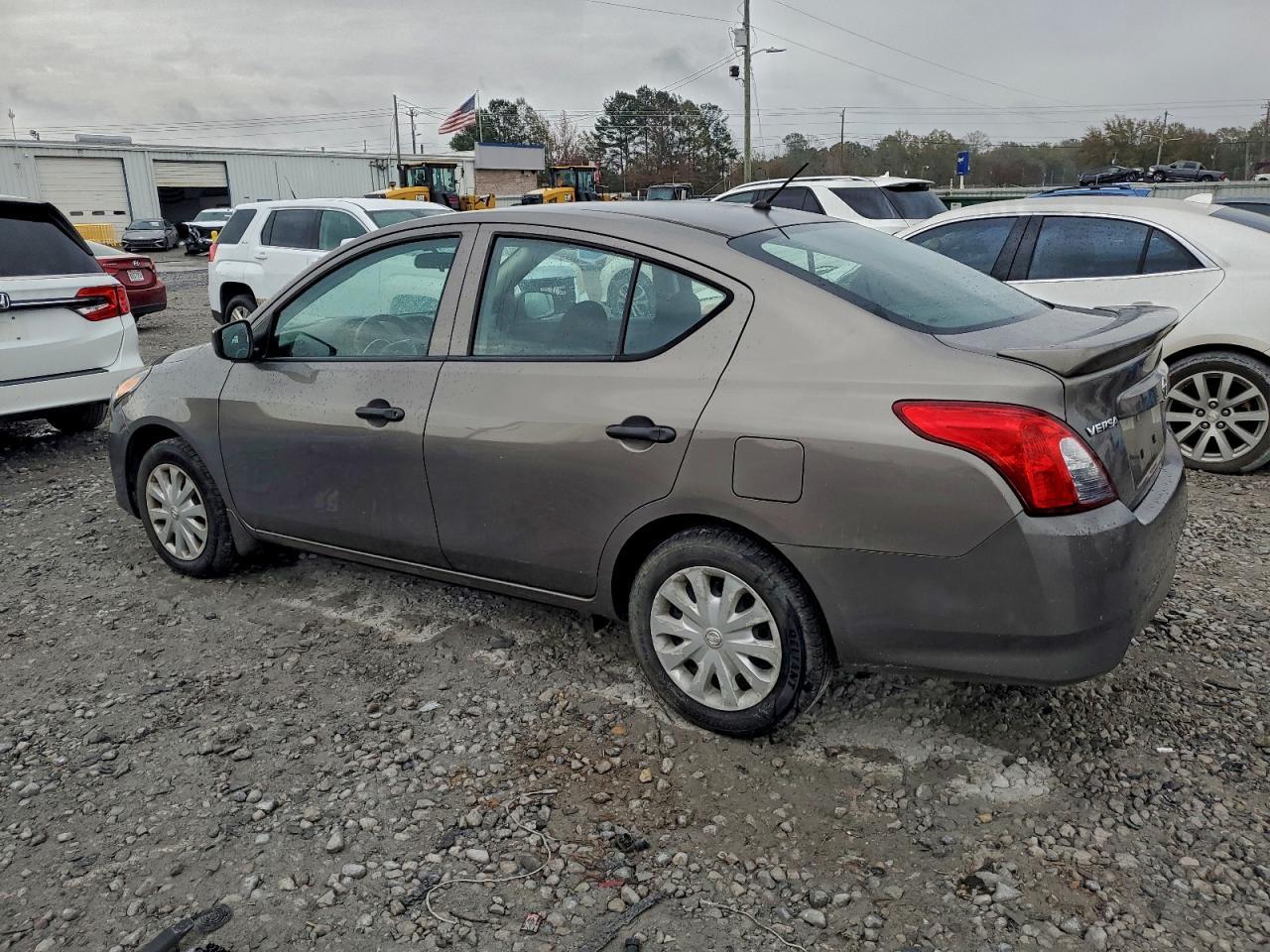 2017 NISSAN VERSA