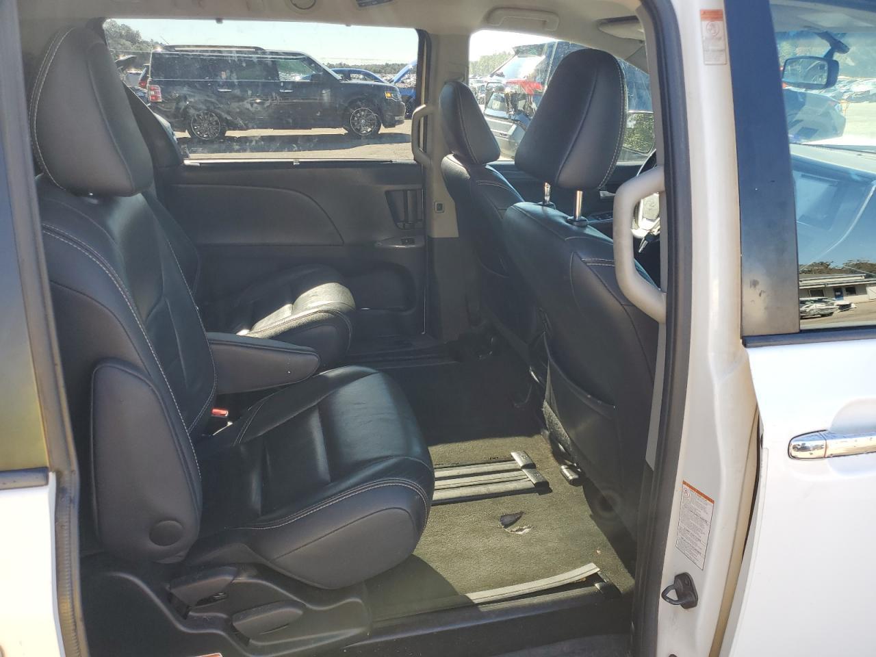 2015 TOYOTA SIENNA