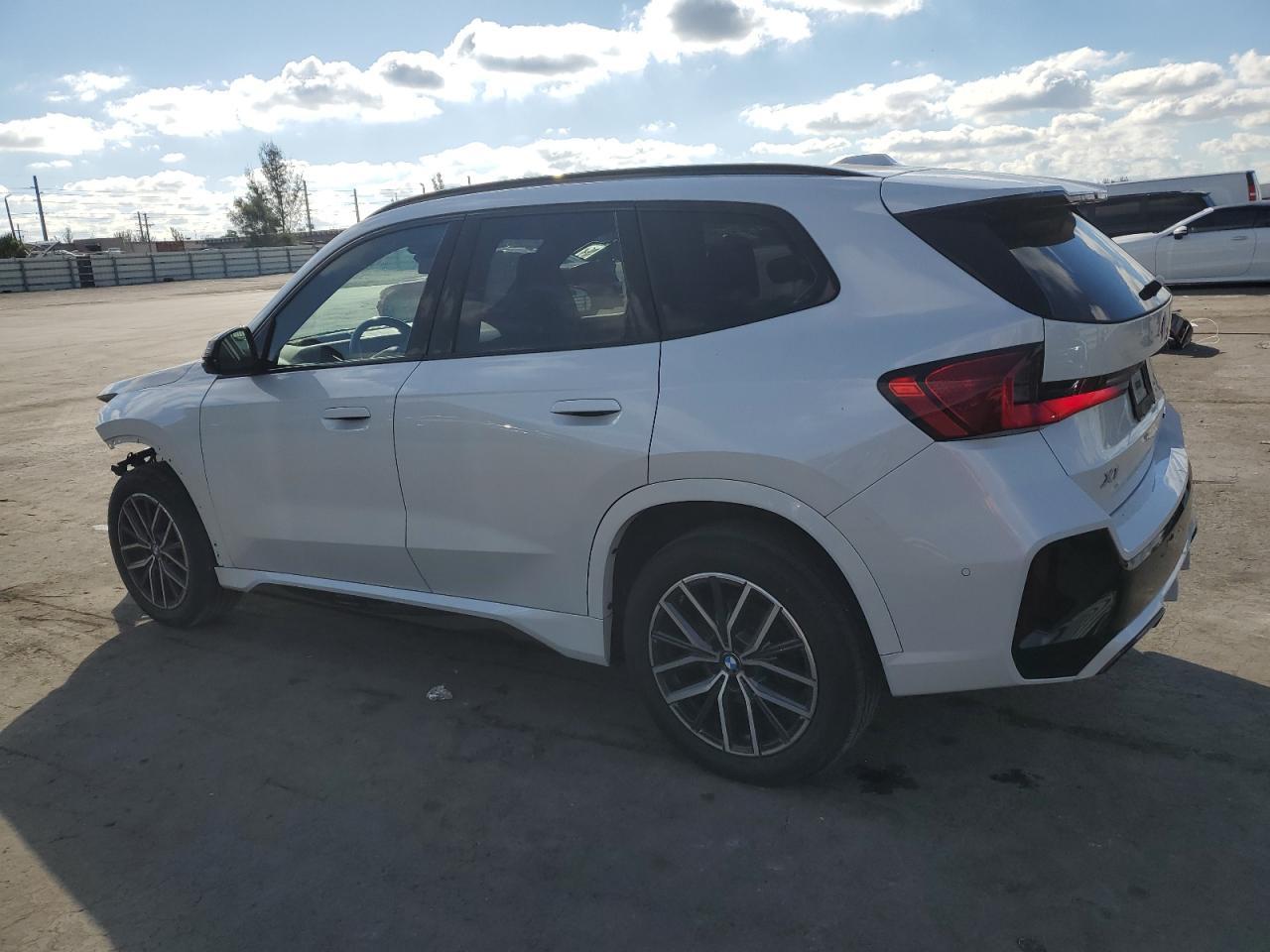 2023 BMW X1