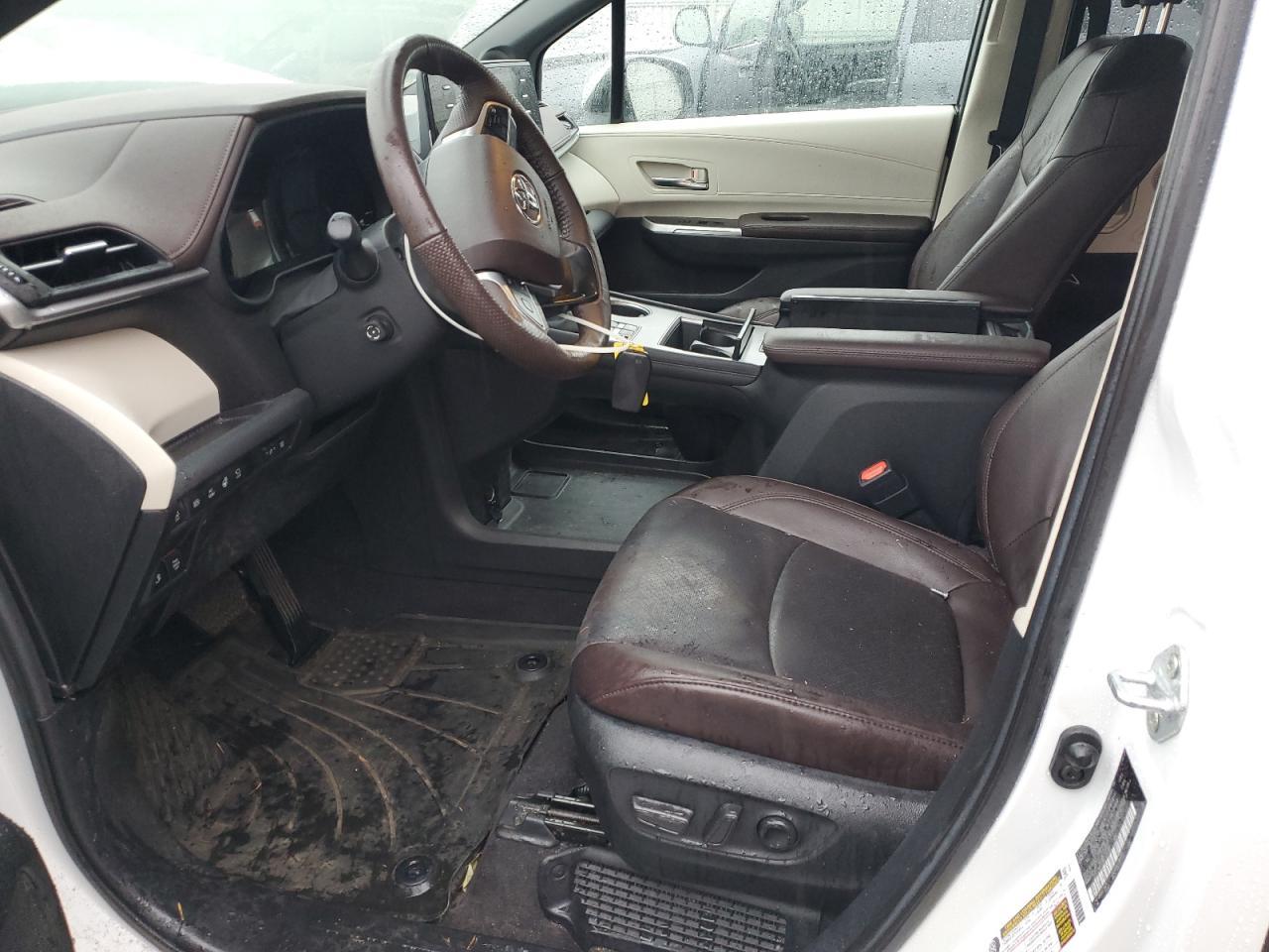 2024 TOYOTA SIENNA