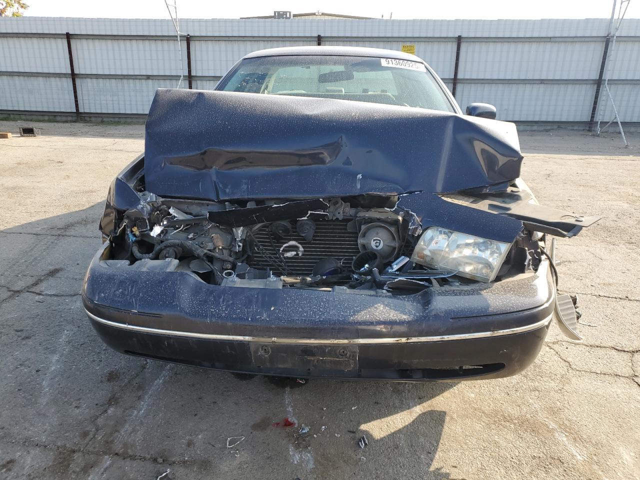 2002 FORD Crown Victoria