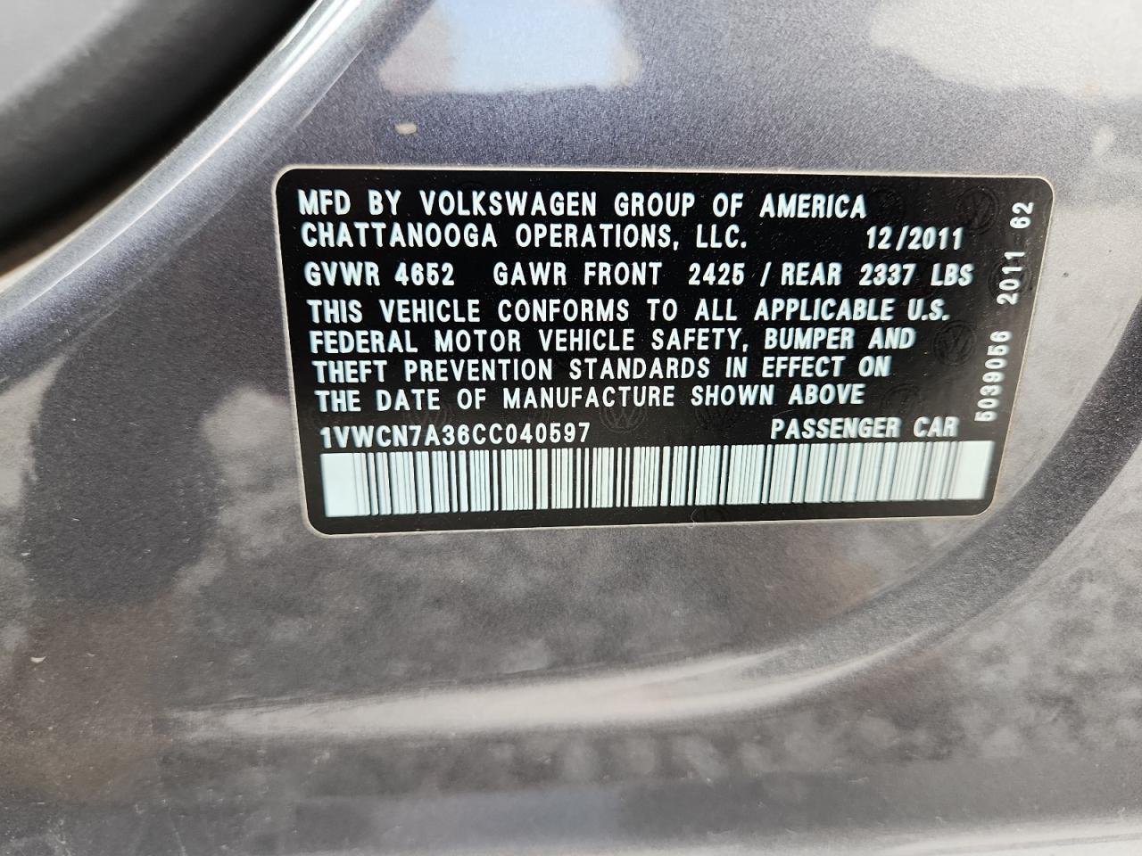 2012 VOLKSWAGEN Passat