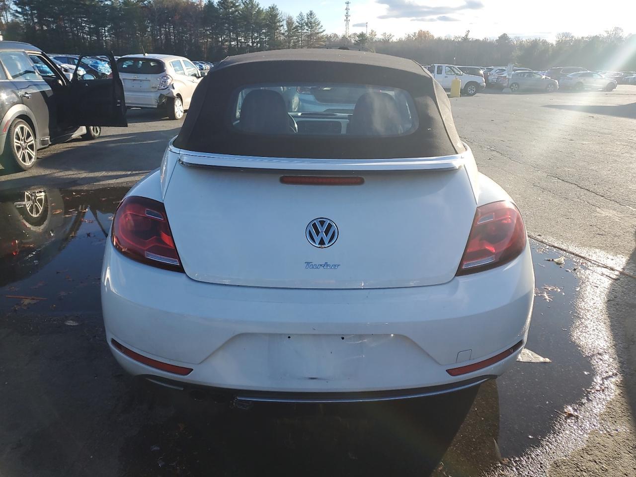2017 VOLKSWAGEN Beetle