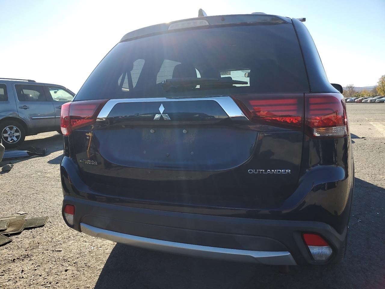 2018 MITSUBISHI outlander