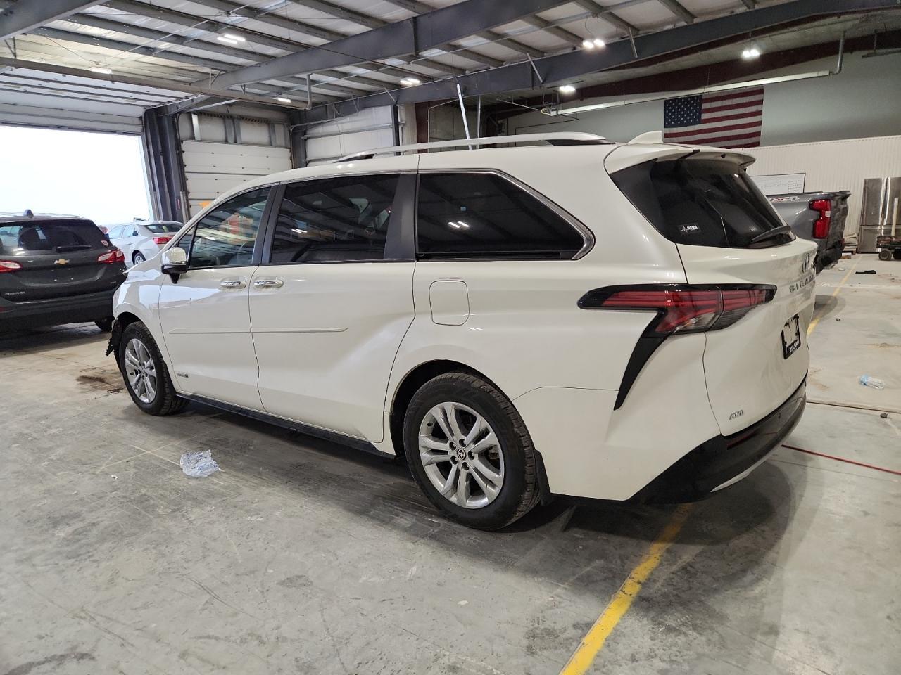 2021 TOYOTA SIENNA