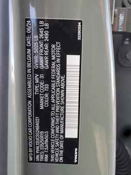 2025 VOLVO XC40