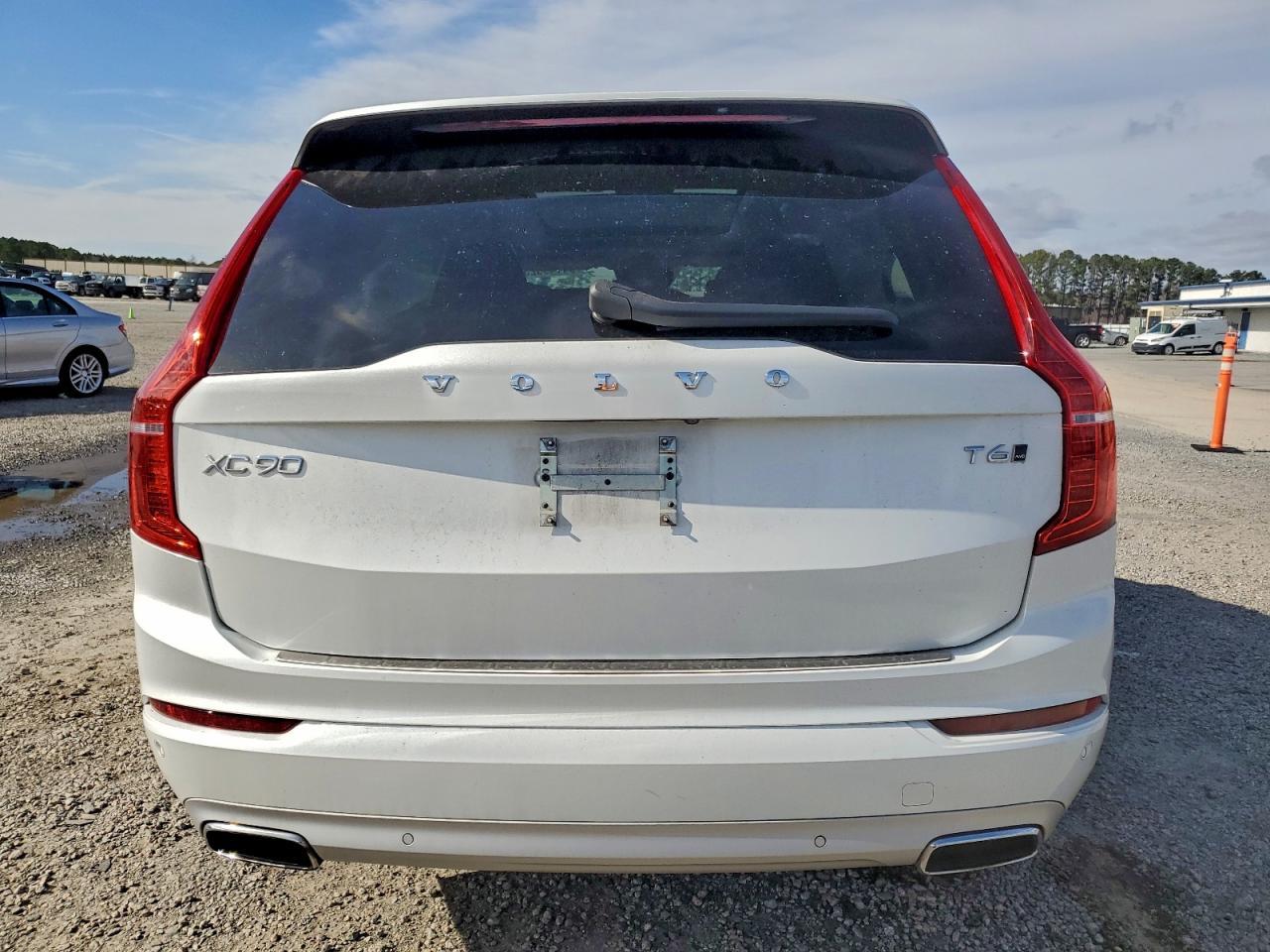 2019 VOLVO XC90
