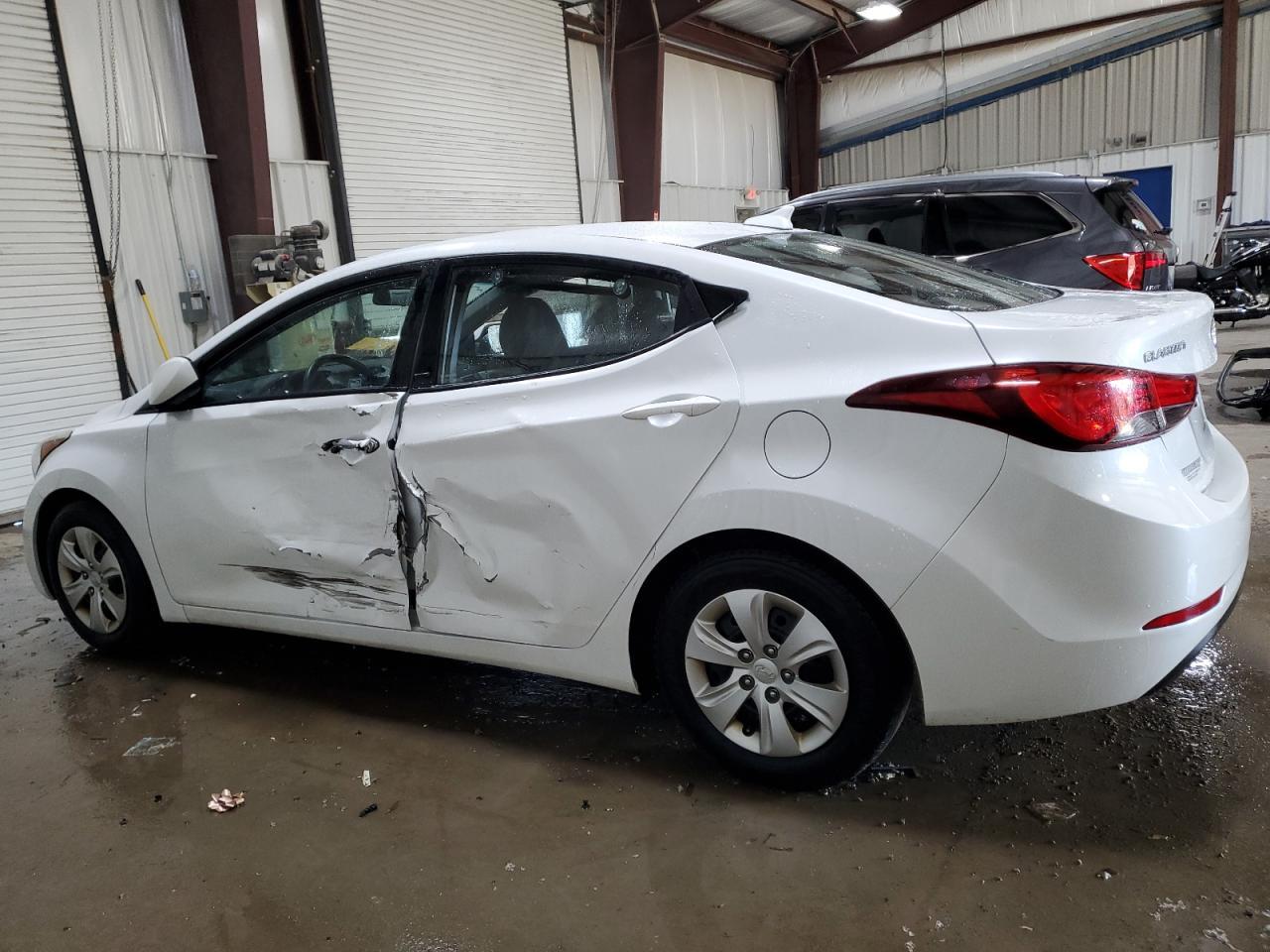 2016 HYUNDAI ELANTRA