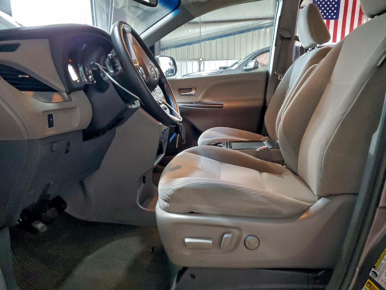 2015 TOYOTA SIENNA