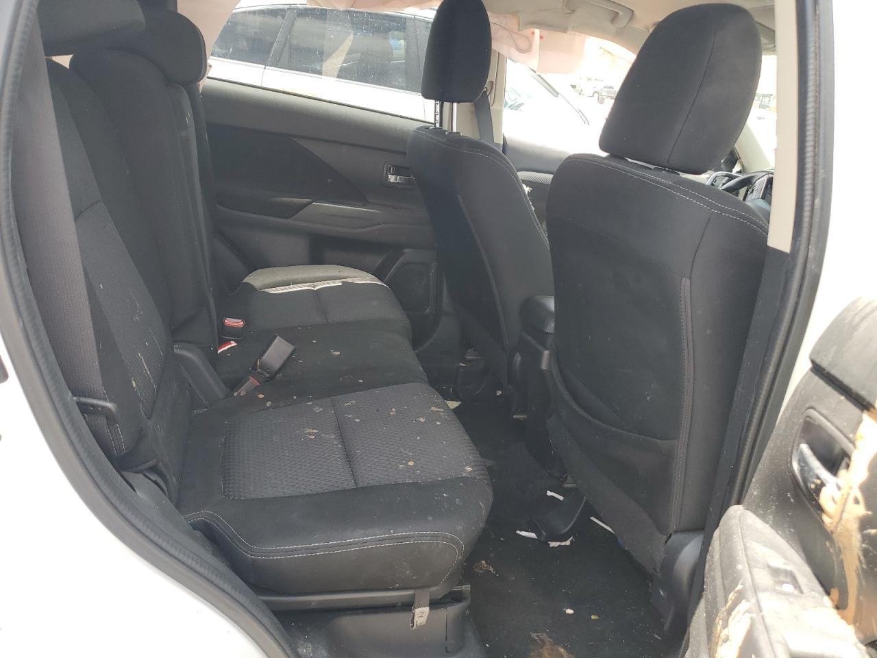 2016 MITSUBISHI outlander