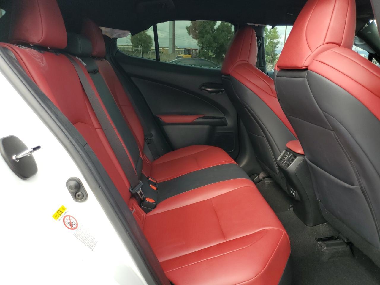 2019 LEXUS UX 200