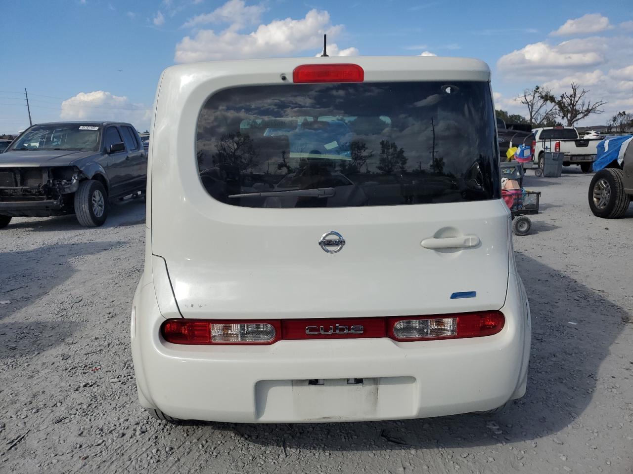 2014 NISSAN CUBE