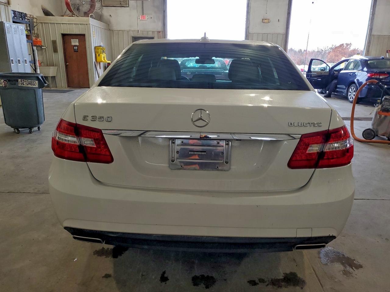 2013 MERCEDES-BENZ E-Class
