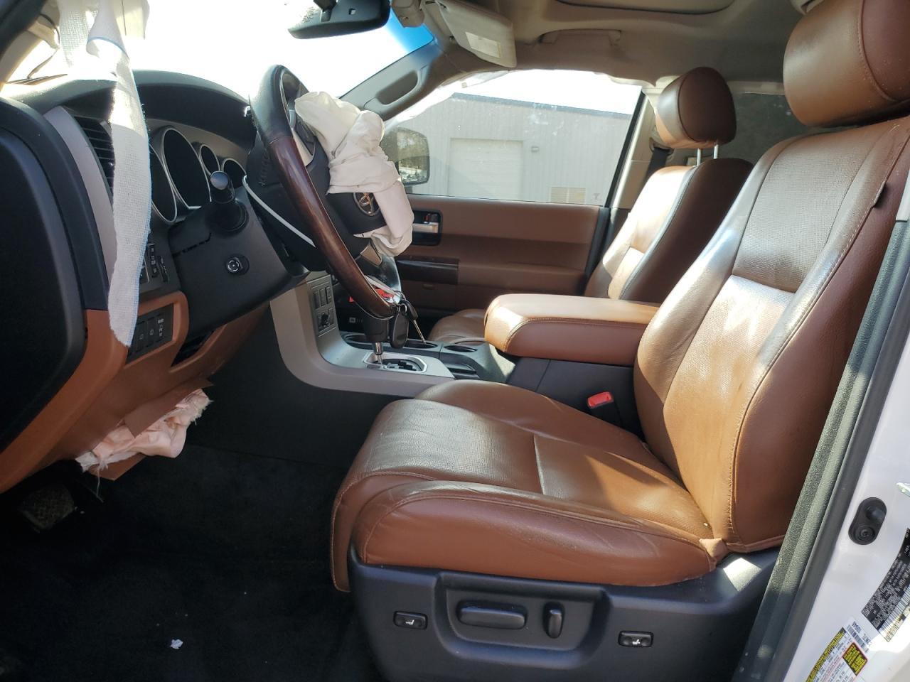 2017 TOYOTA Sequoia