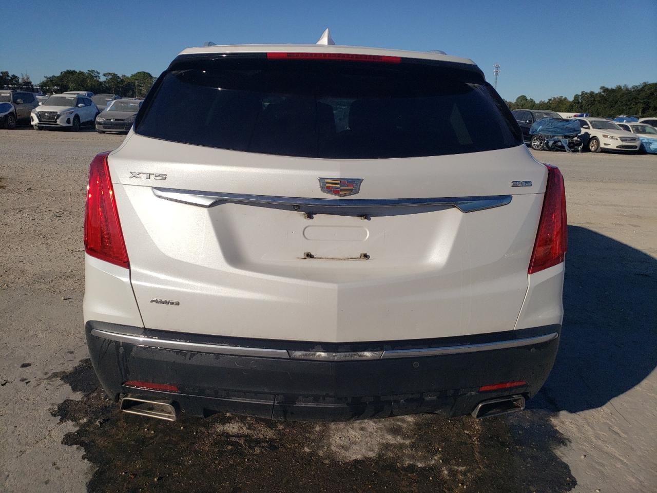 2017 CADILLAC XT5
