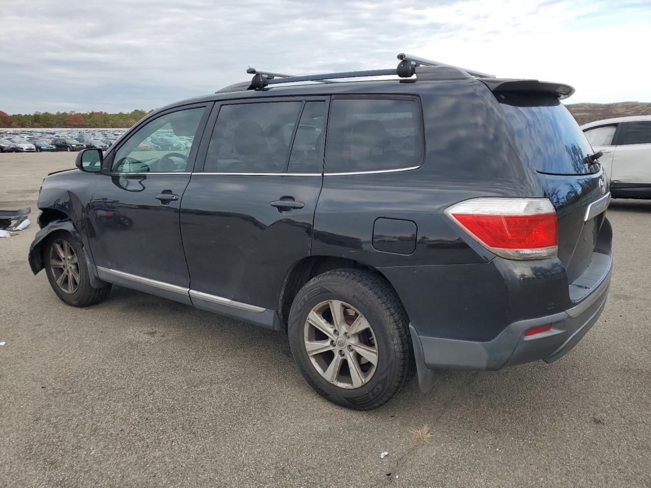 2011 TOYOTA HIGHLANDER
