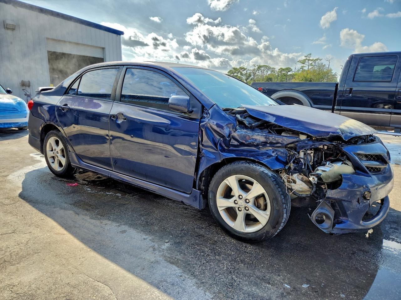 2013 TOYOTA COROLLA