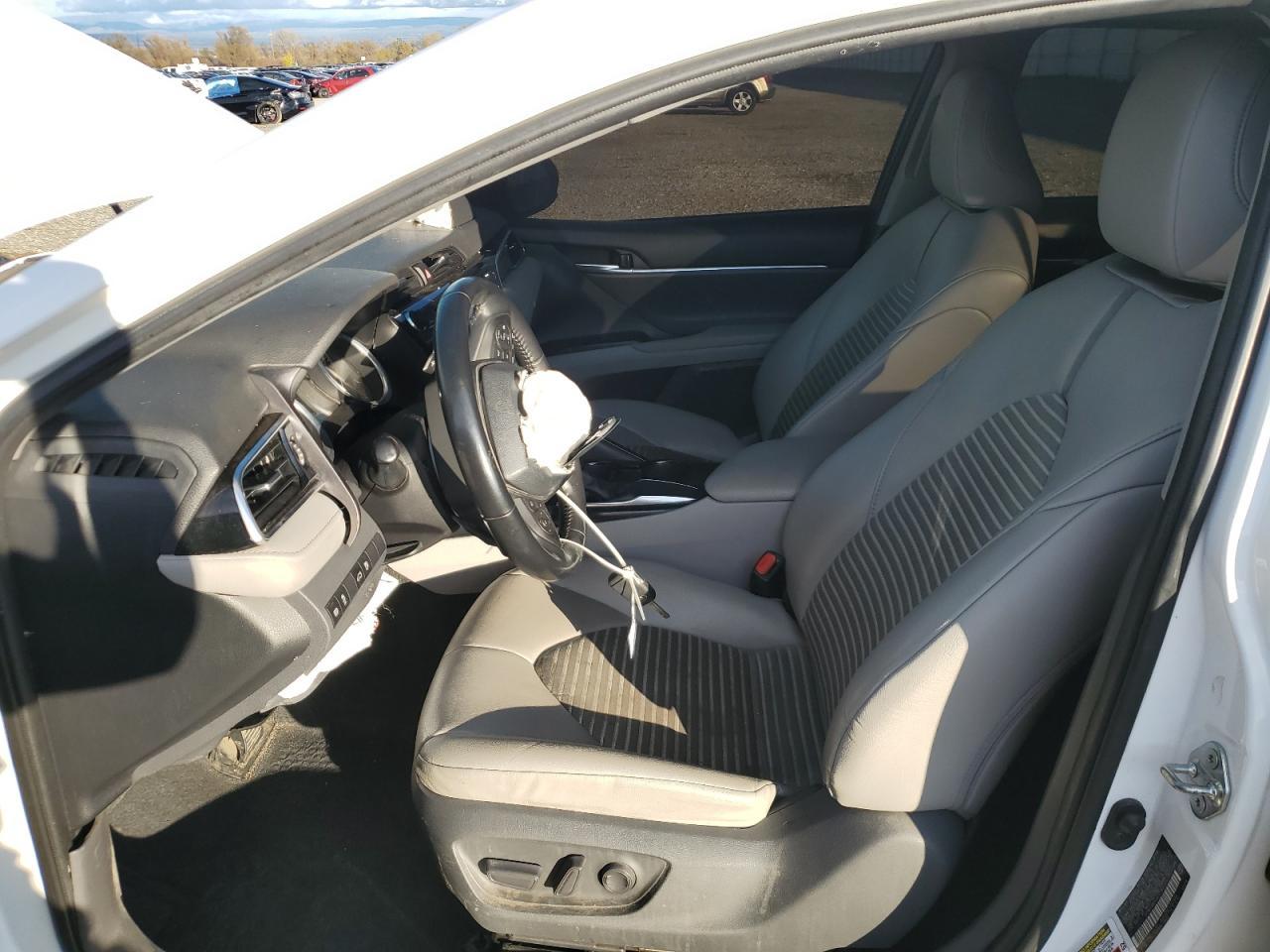 2018 TOYOTA CAMRY