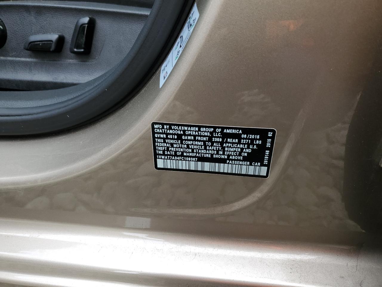 2015 VOLKSWAGEN Passat