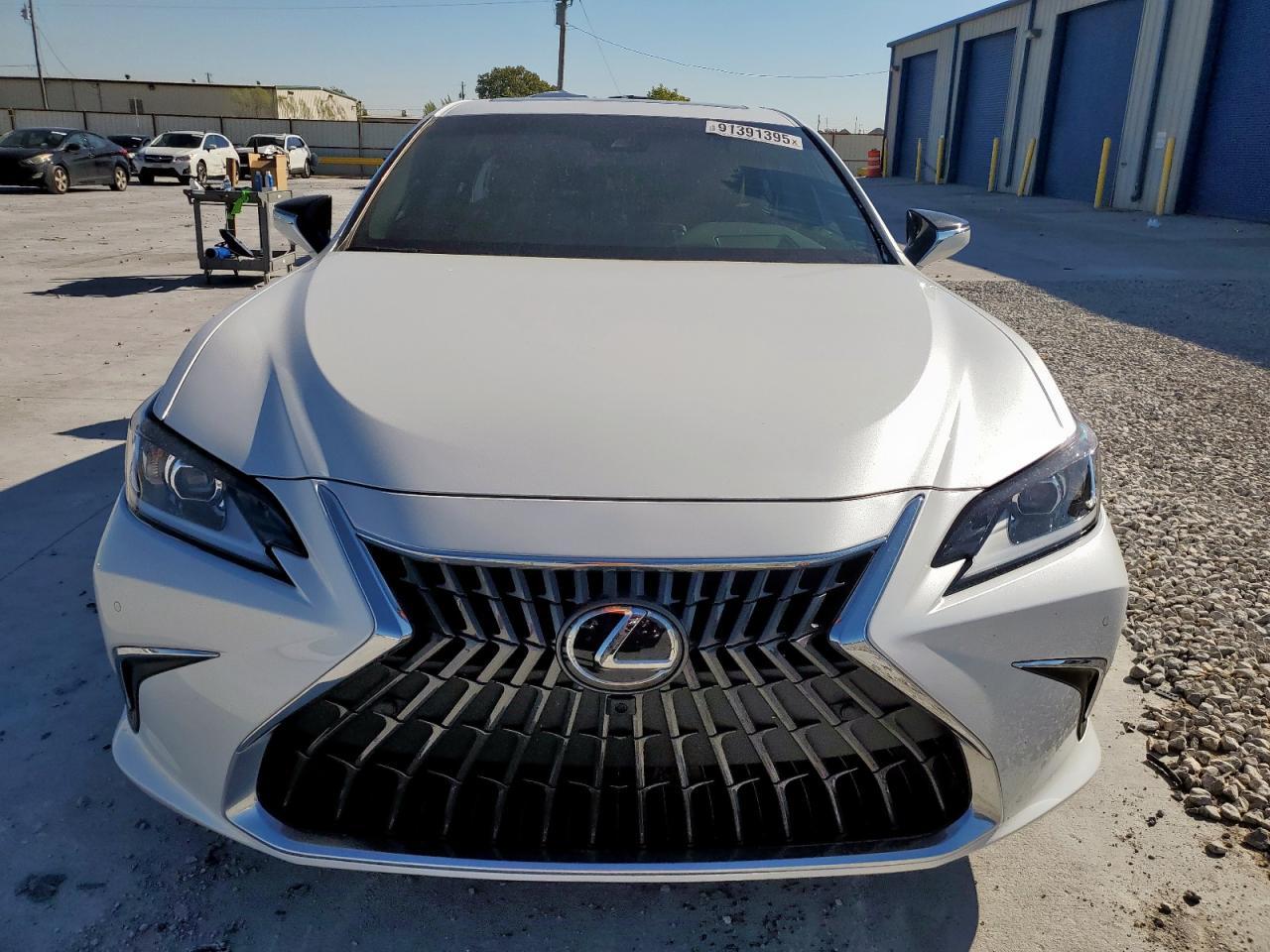 2025 LEXUS ES 300H
