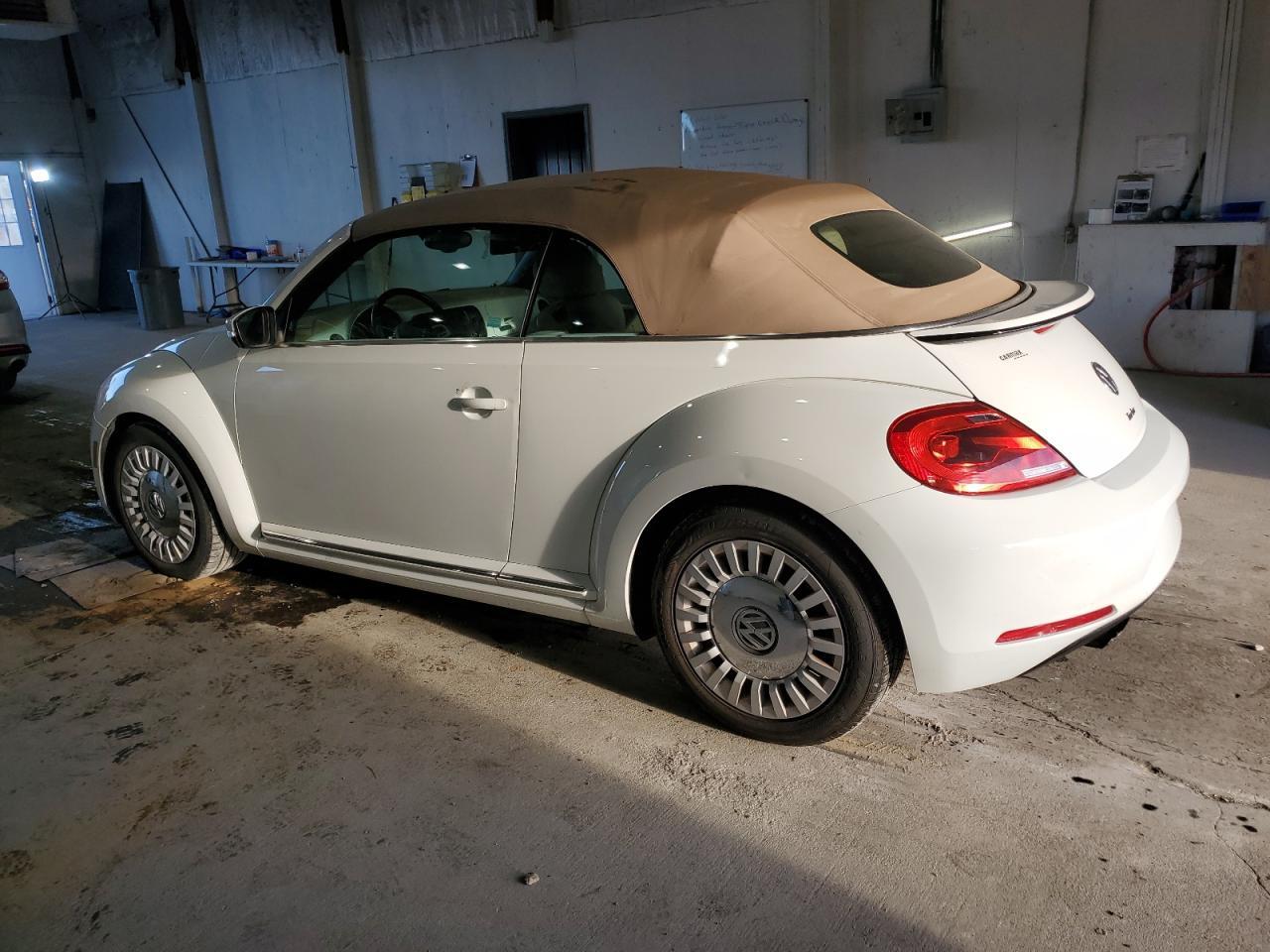 2016 VOLKSWAGEN Beetle