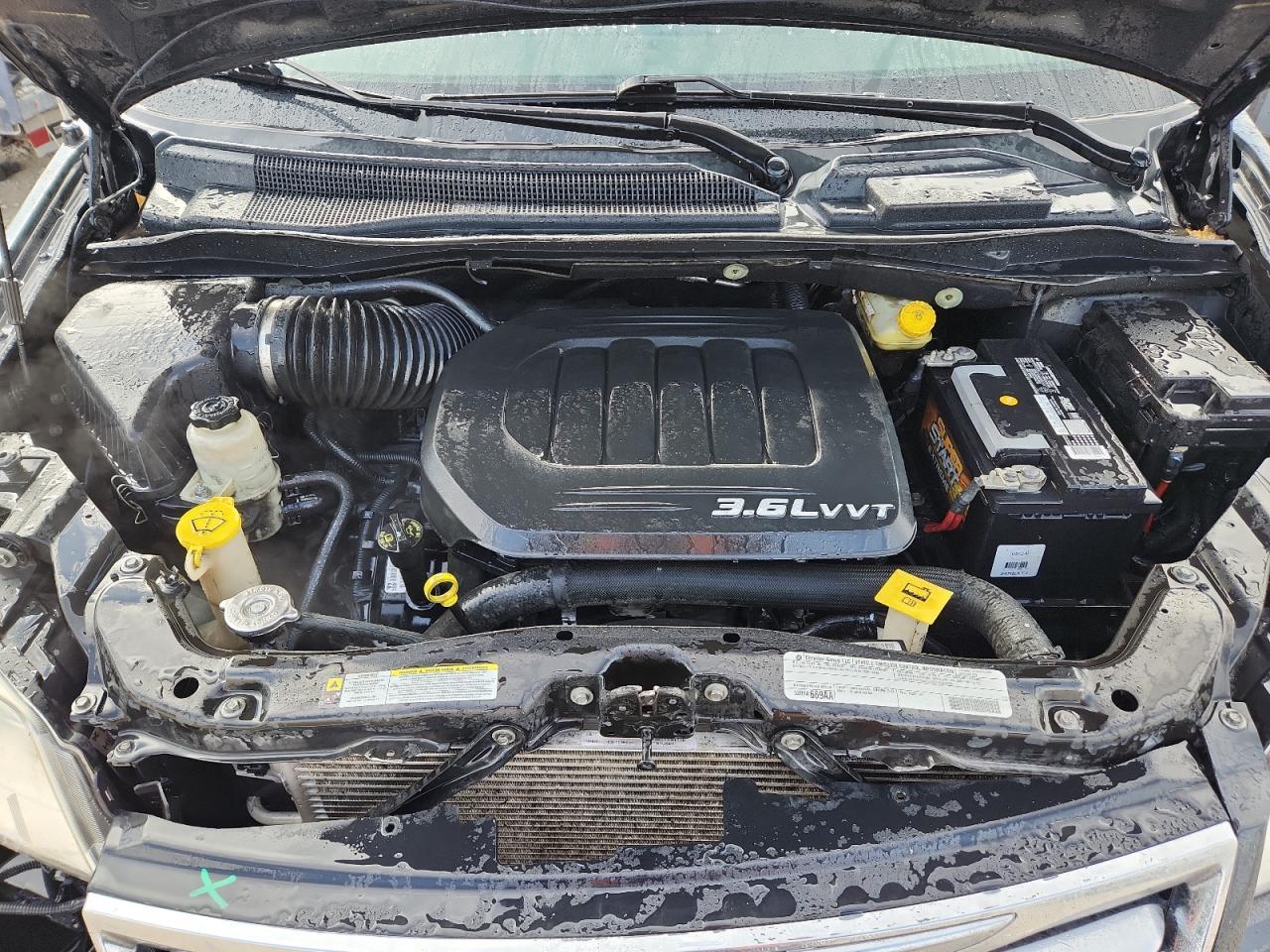 2012 CHRYSLER Town & Country