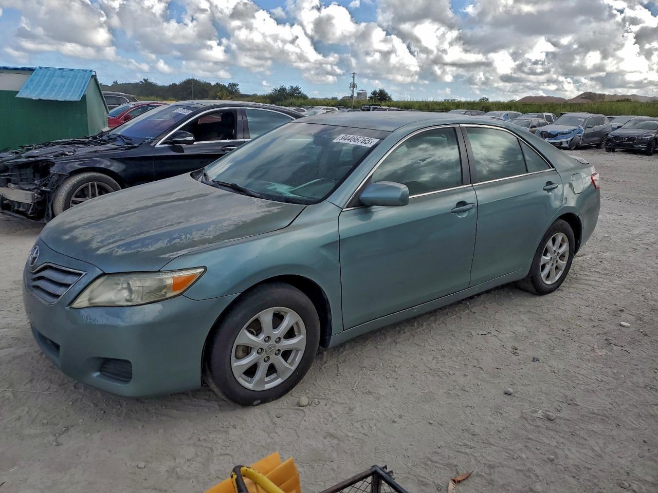 2011 TOYOTA CAMRY