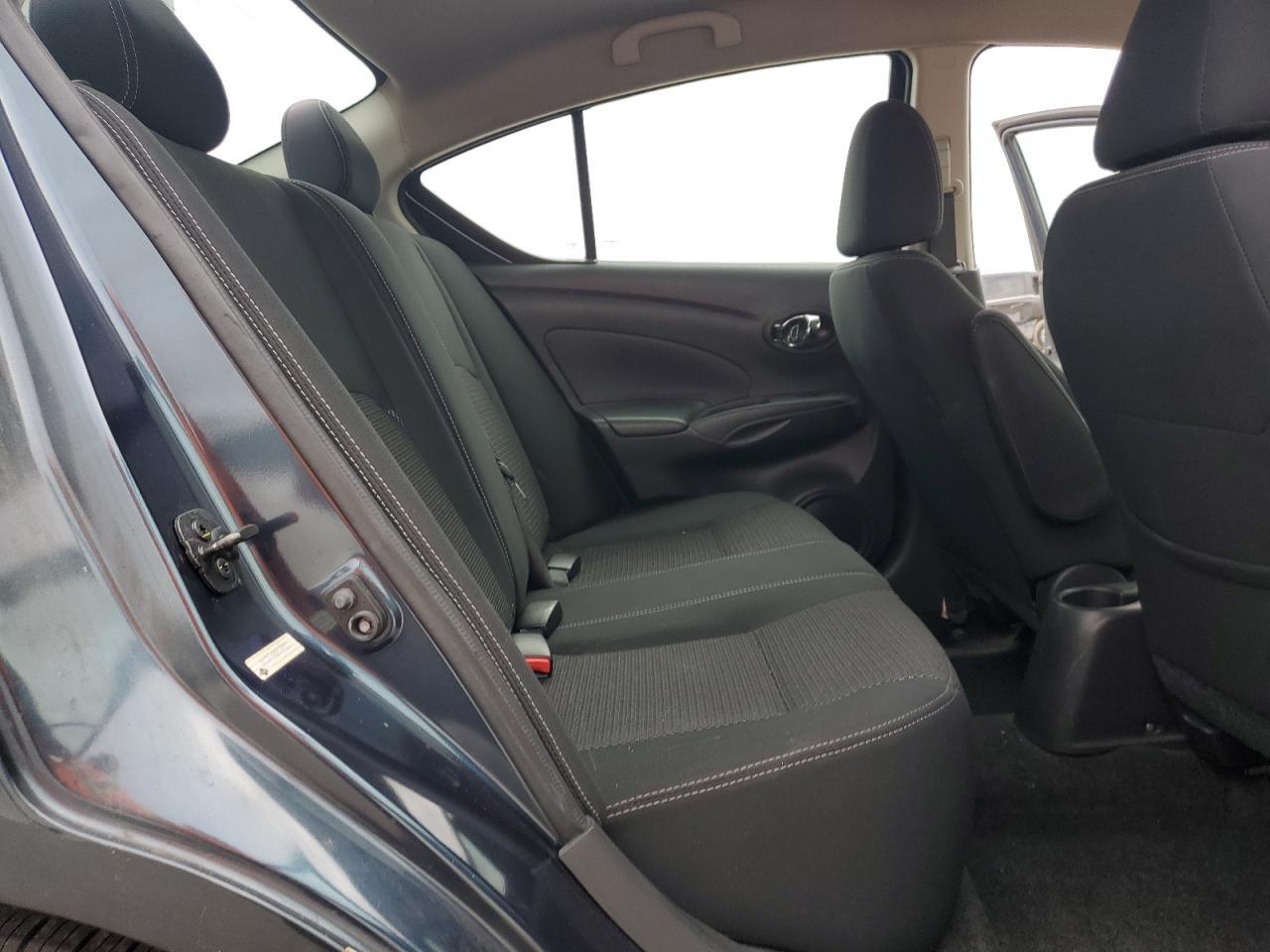 2017 NISSAN VERSA