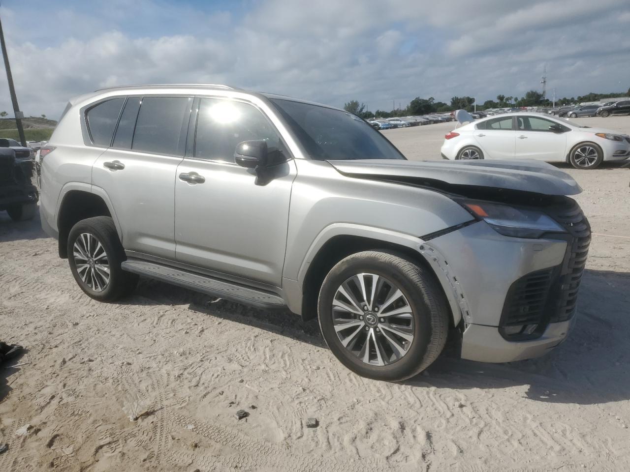2023 LEXUS LX 600