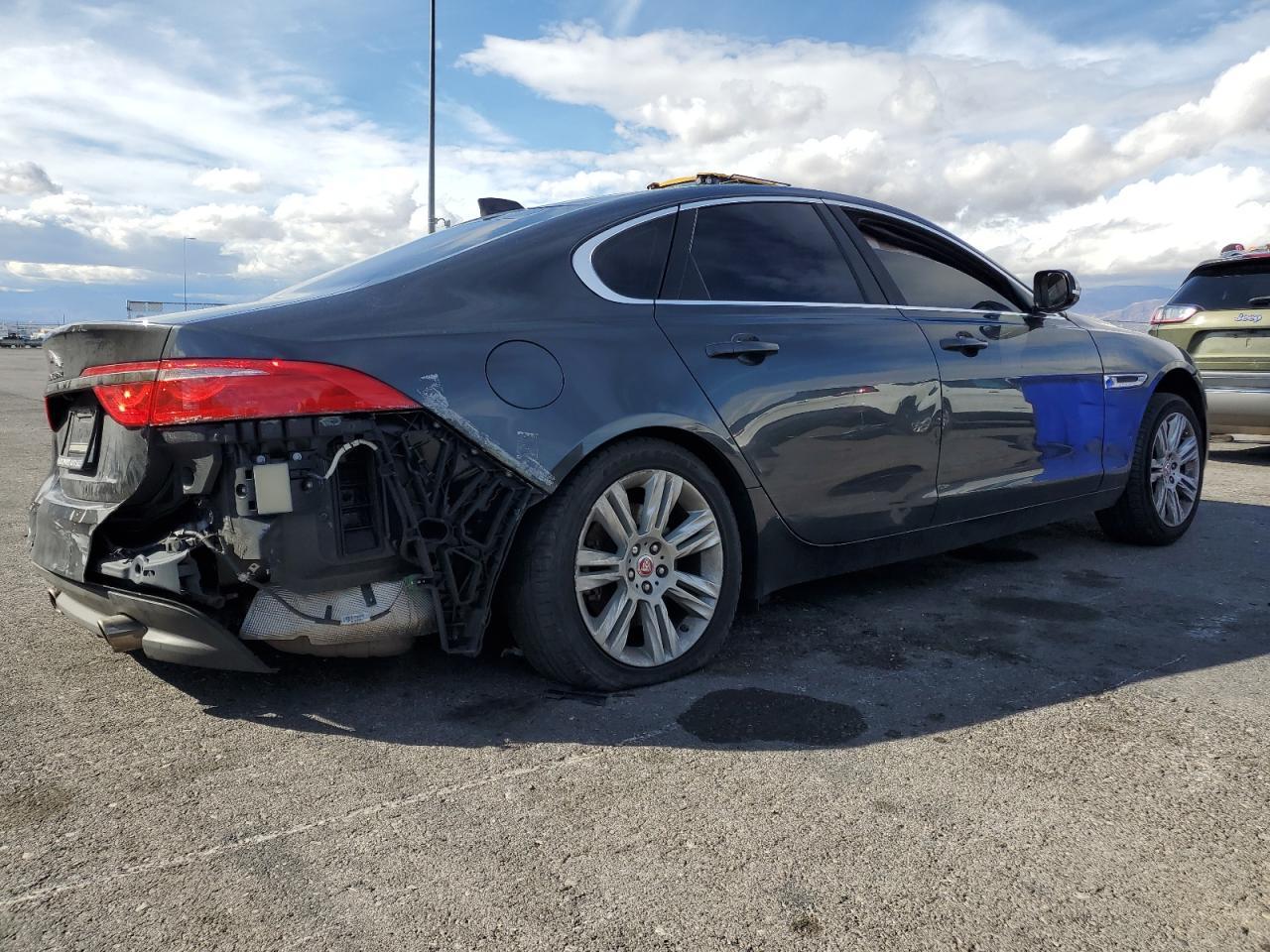 2017 JAGUAR XF